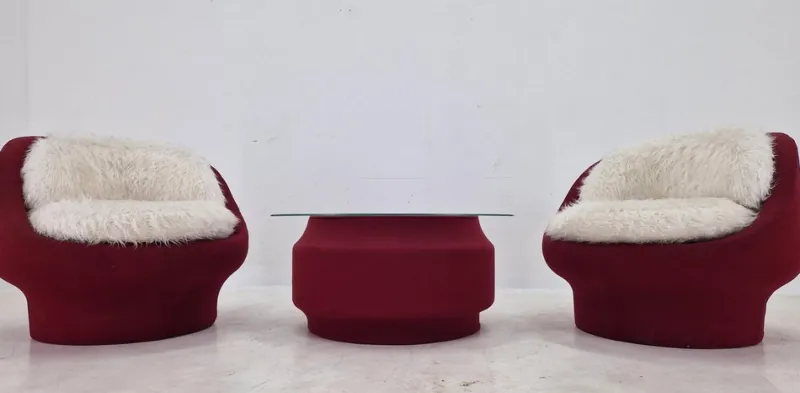Pamono Lounge Chairs and Coffee Table, France, 1970s, Set of 3> Living Room Sets