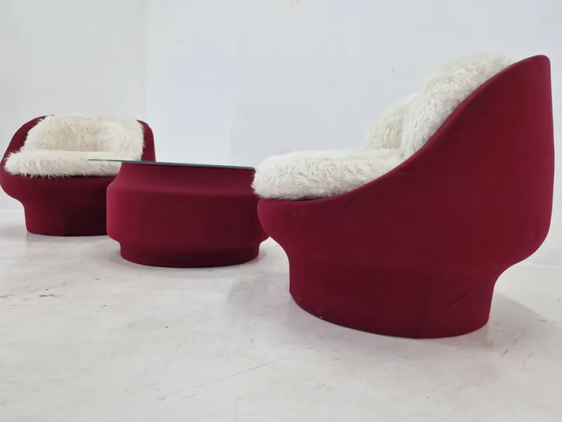 Pamono Lounge Chairs and Coffee Table, France, 1970s, Set of 3> Living Room Sets