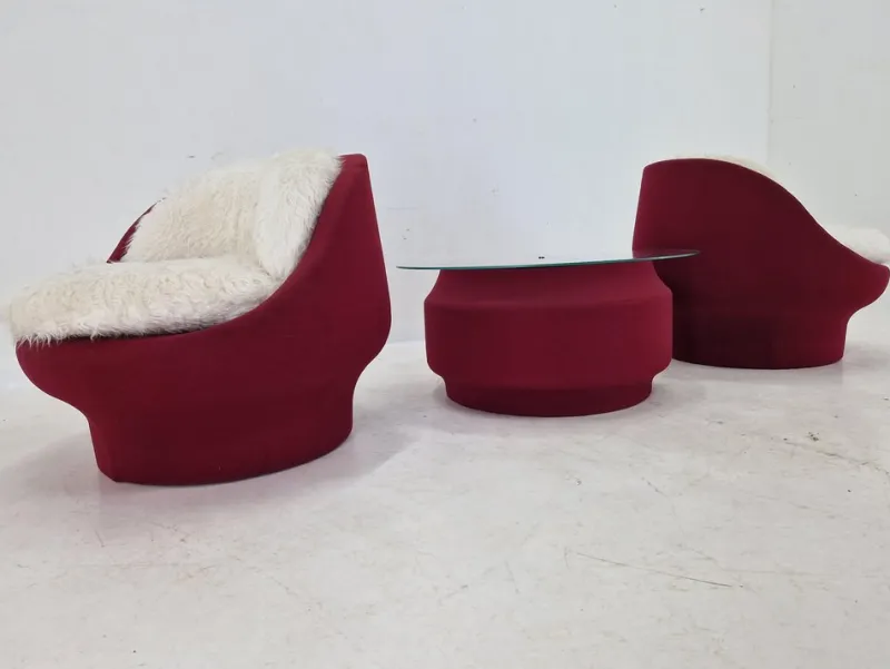 Pamono Lounge Chairs and Coffee Table, France, 1970s, Set of 3> Living Room Sets