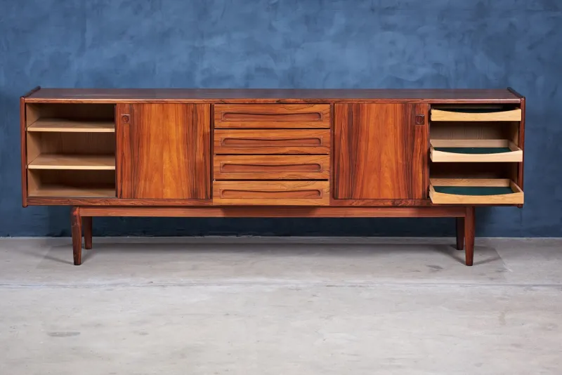 Pamono Low Rosewood Sideboard by Johannes Andersen for Uldum Møbelfabrik, 1960s> Sideboards & Buffets
