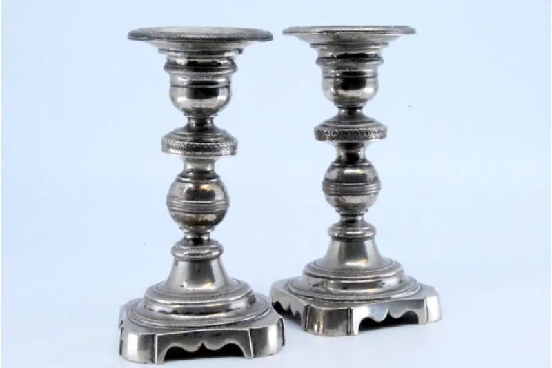 Pamono Low Silver Candlesticks with Turned Stems and Friezes on the Cut-Out Bases, Set of 2> Candleholders
