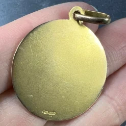 Pamono Madonna and Child of Coromoto Venezuela 18k Yellow Gold Pendant Medal, 1980s><noscript><img width=