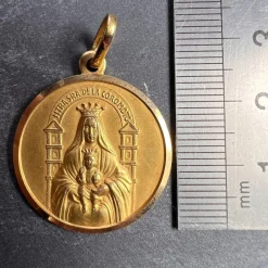 Pamono Madonna and Child of Coromoto Venezuela 18k Yellow Gold Pendant Medal, 1980s><noscript><img width=