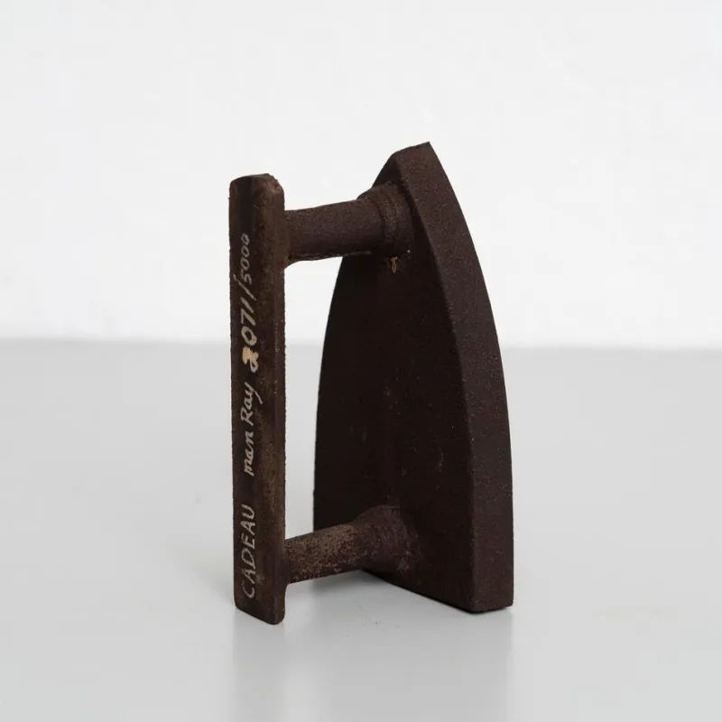Pamono Man Ray, Le Cadeau Surrealist Sculpture, 1974, Iron> Surrealist|Sculpture