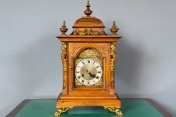 Hot Pamono Mantel Clock from Junghans