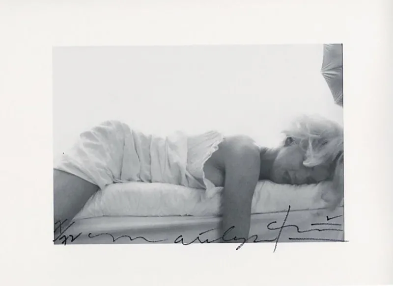 Pamono Marilyn Monroe . Passed out on the bed . The last sitting 2009> Photography