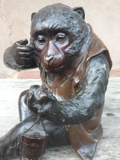 Clearance Pamono Masatsune, Japanese Meiji Okimono Sculpture of a Monkey, 1890s, Bronze
