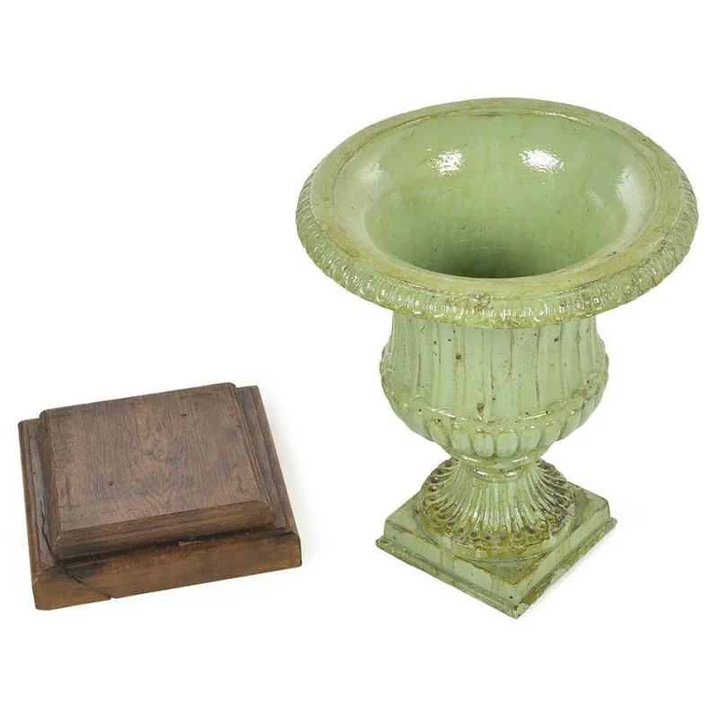 Pamono Medici Cast Iron Vases with Green Patina, Set of 2> Vases