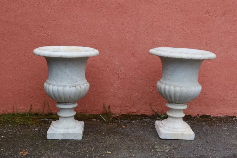 Outlet Pamono Medici Marble Vases, 19th Century, Set of 2
