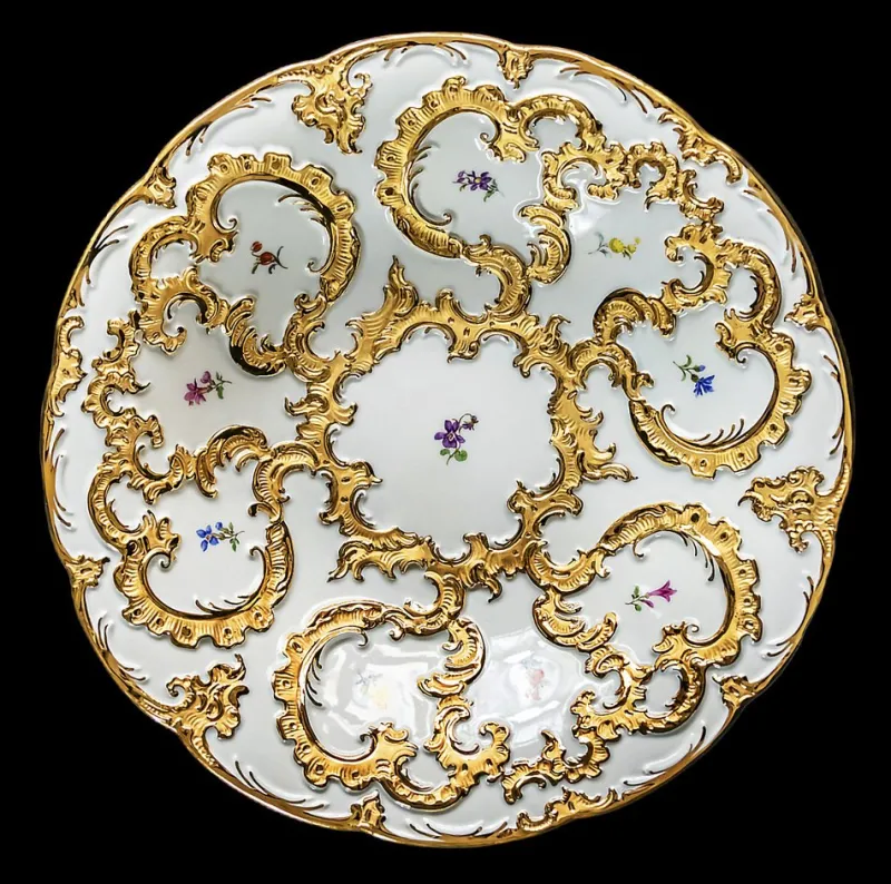 Pamono Meissen Gold and Floral Porcelain Plate> Dinner Plates & Bowls