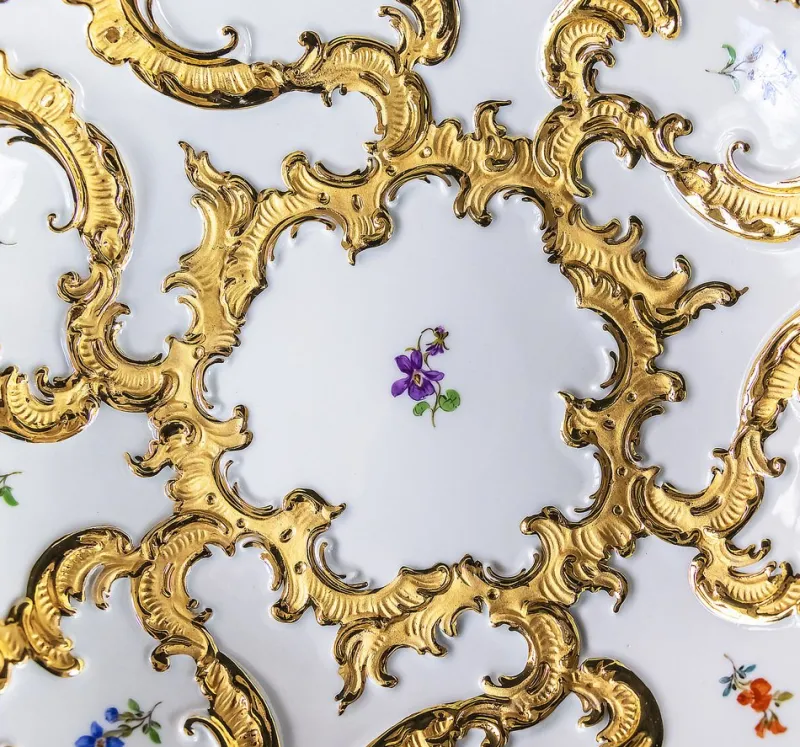 Pamono Meissen Gold and Floral Porcelain Plate> Dinner Plates & Bowls