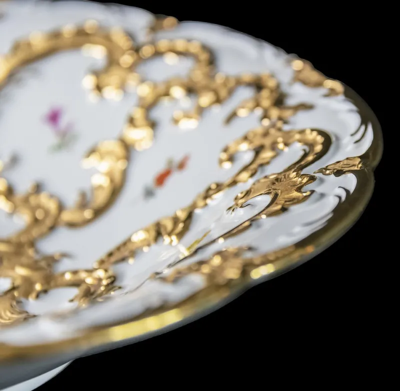 Pamono Meissen Gold and Floral Porcelain Plate> Dinner Plates & Bowls