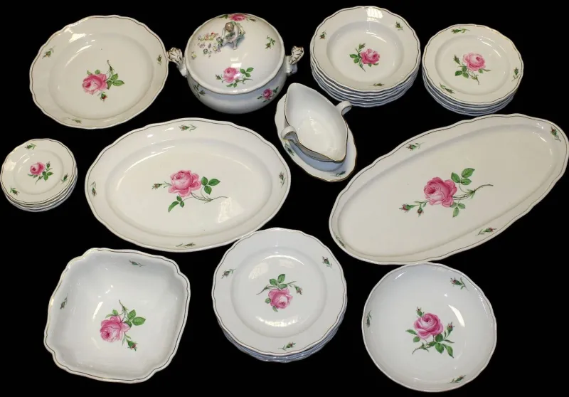 Pamono Meissen Porcelain Plates, 1930s, Set of 30> Serving Dishes