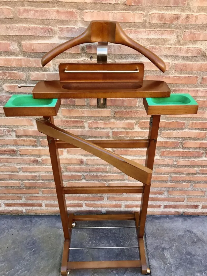 Pamono Mid Century Modern Italian Wood Valet Stand, 1960s> Racks, Hooks & Valets