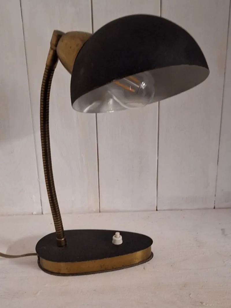 New Pamono Mid-Century Adjustable Desk Lamp with Brass Flex Arm and Black Lacquered Metal Reflector, 1960s