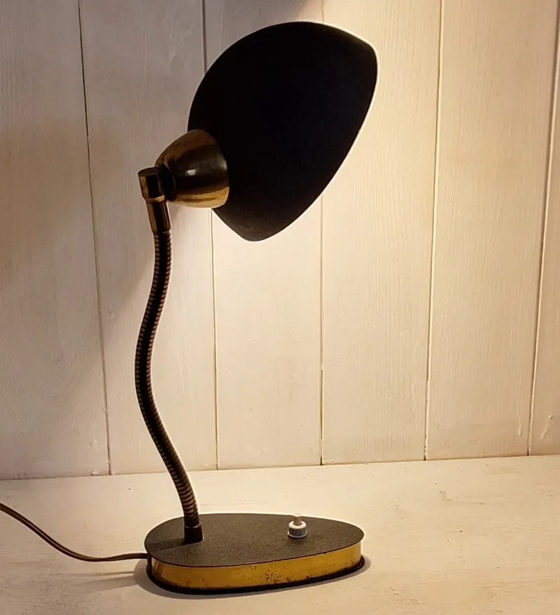 New Pamono Mid-Century Adjustable Desk Lamp with Brass Flex Arm and Black Lacquered Metal Reflector, 1960s
