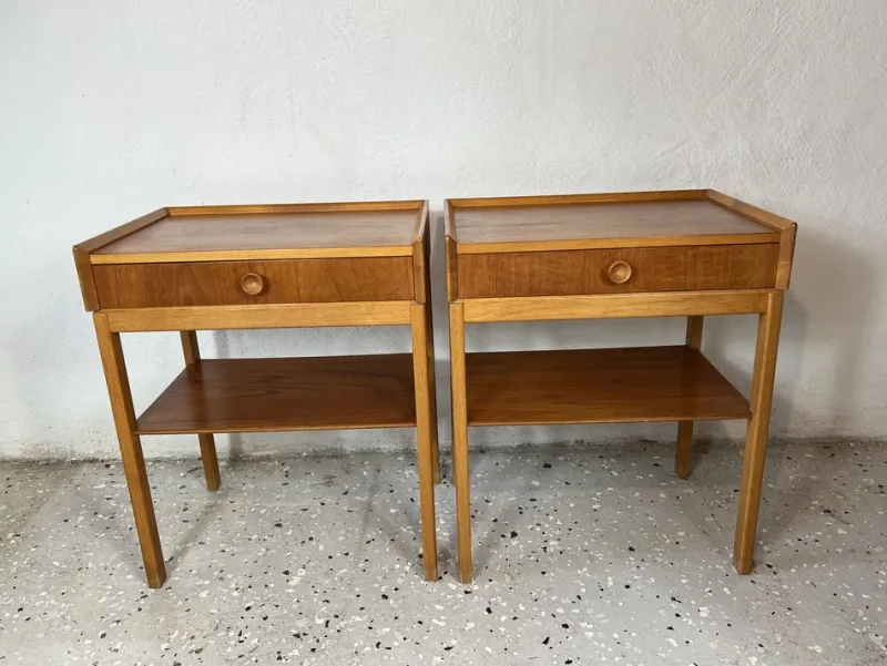 Pamono Mid-Century Bedside Tables in Teak, 1960s, Set of 2> Nightstands