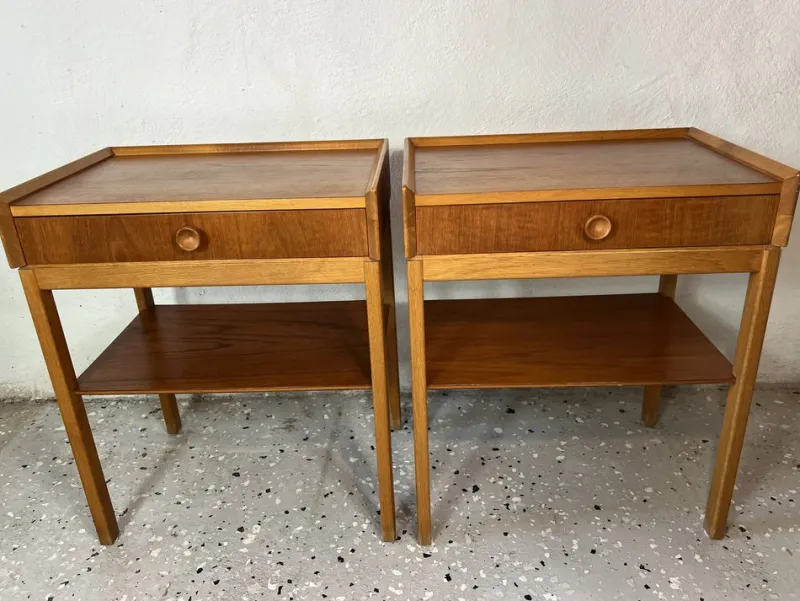 Pamono Mid-Century Bedside Tables in Teak, 1960s, Set of 2> Nightstands
