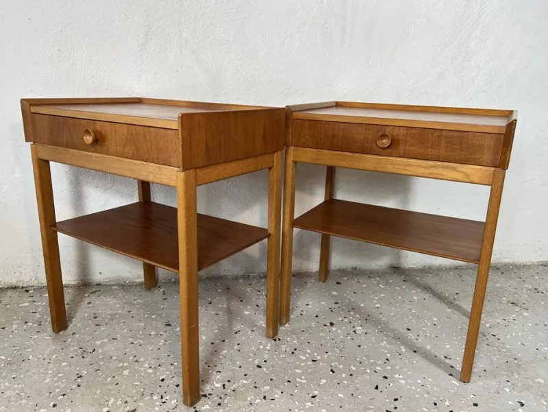 Pamono Mid-Century Bedside Tables in Teak, 1960s, Set of 2> Nightstands
