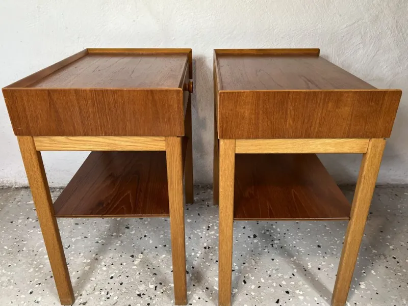 Pamono Mid-Century Bedside Tables in Teak, 1960s, Set of 2> Nightstands