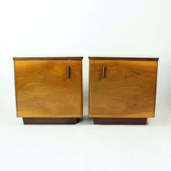 Pamono Mid-Century Bedside Tables in Shellack Walnut, Former Czechoslovakia, 1960s, Set of 2><noscript><img width=