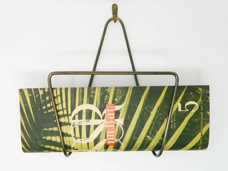 Pamono Mid-Century Brass Wall Newspaper Holder with Mounting Hook by Carl Auböck for Werkstätte Carl Auböck, Set of 2> Magazine Racks