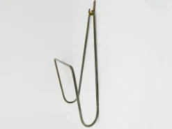 Pamono Mid-Century Brass Wall Newspaper Holder with Mounting Hook by Carl Auböck for Werkstätte Carl Auböck, Set of 2><noscript><img width=