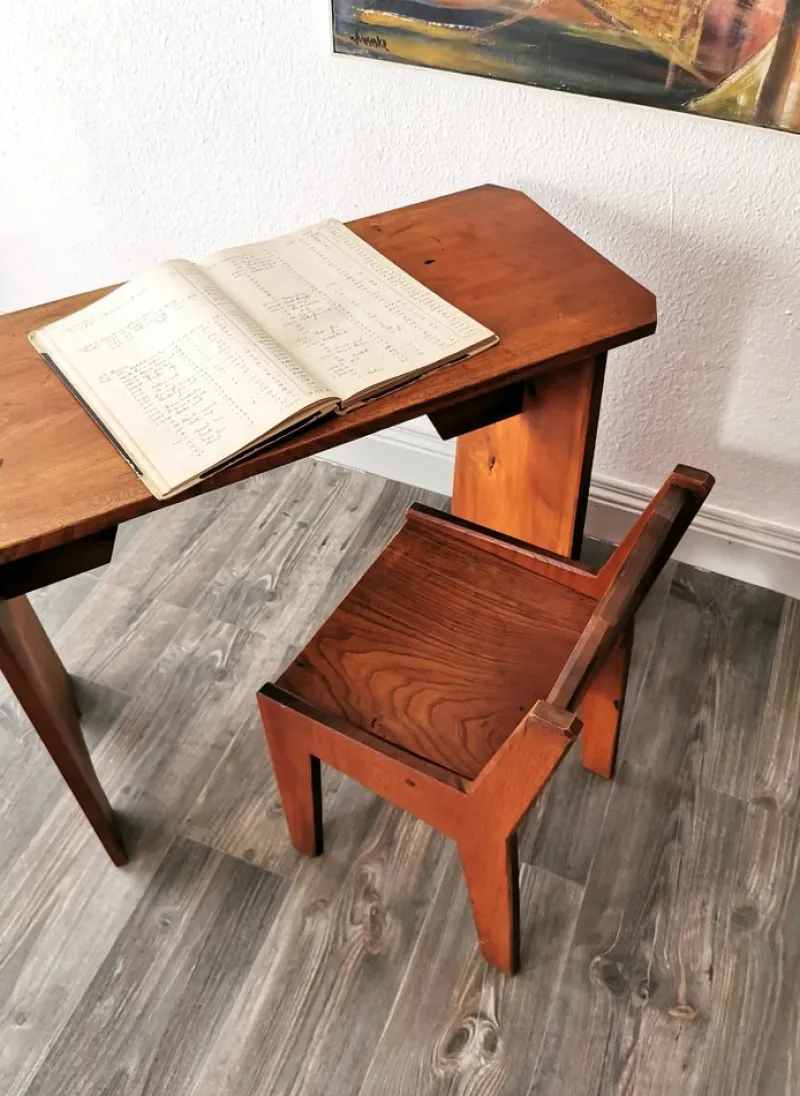 Pamono Mid-Century Brutalist Children's Desks, 1950s, Set of 2> Children's Tables