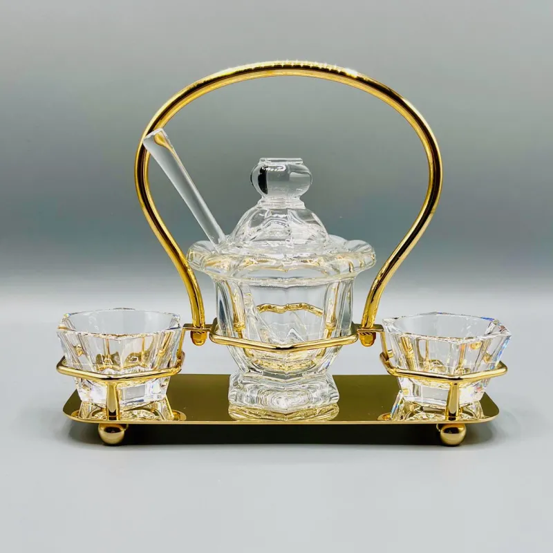Pamono Mid-Century Crystal Harcourt Missouri Condiment or Caviar Set with Lidded Central Jar, Spoon, and Two Facetted Cut Dishes in Gilt Handled Tray from Baccarat, 1950s, Set of 6> Serving Dishes