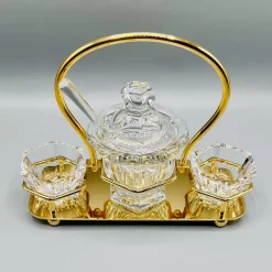 Pamono Mid-Century Crystal Harcourt Missouri Condiment or Caviar Set with Lidded Central Jar, Spoon, and Two Facetted Cut Dishes in Gilt Handled Tray from Baccarat, 1950s, Set of 6><noscript><img width=