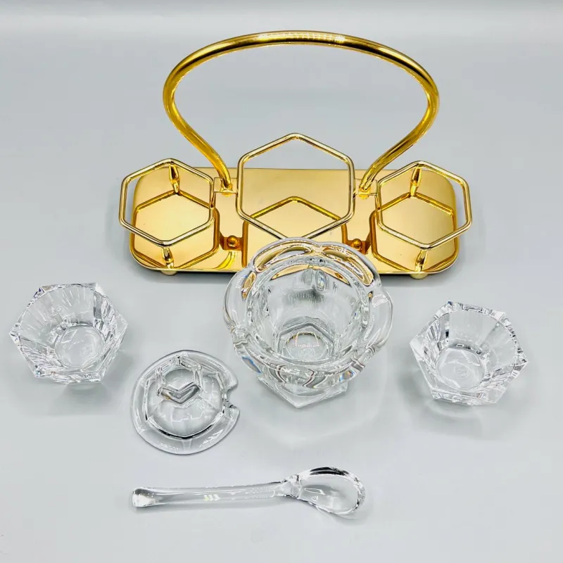 Pamono Mid-Century Crystal Harcourt Missouri Condiment or Caviar Set with Lidded Central Jar, Spoon, and Two Facetted Cut Dishes in Gilt Handled Tray from Baccarat, 1950s, Set of 6> Serving Dishes