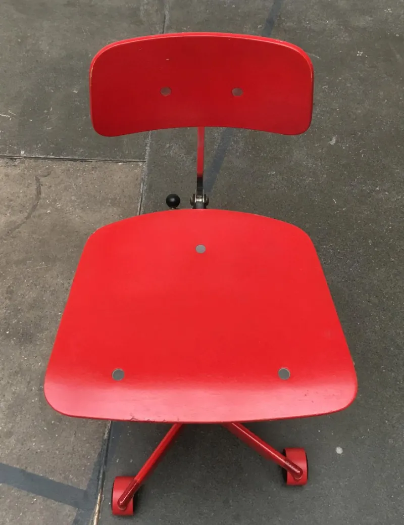 Pamono Mid-Century Danish Children's Swivel Chair by Jørgen Rasmussen for Kevi> Children's Chairs