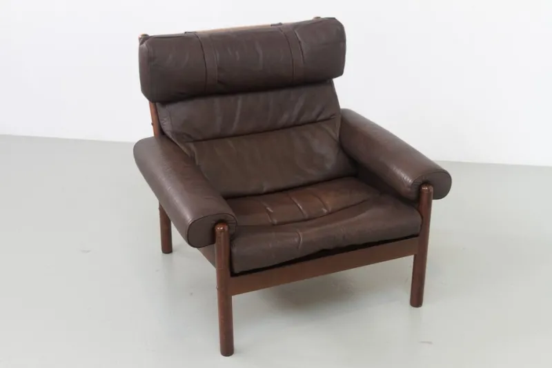 Sale Pamono Mid-Century Danish Leather Lounge Chair in the style of Norell, 1960s