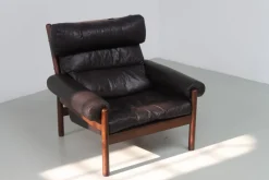Pamono Mid-Century Danish Leather Lounge Chair in the style of Norell, 1960s><noscript><img width=