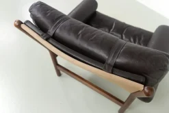 Pamono Mid-Century Danish Leather Lounge Chair in the style of Norell, 1960s><noscript><img width=