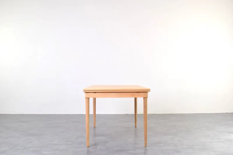 Pamono Mid-Century Danish Oak Extendable Dining Table, 1960s> Dining Tables & Sets