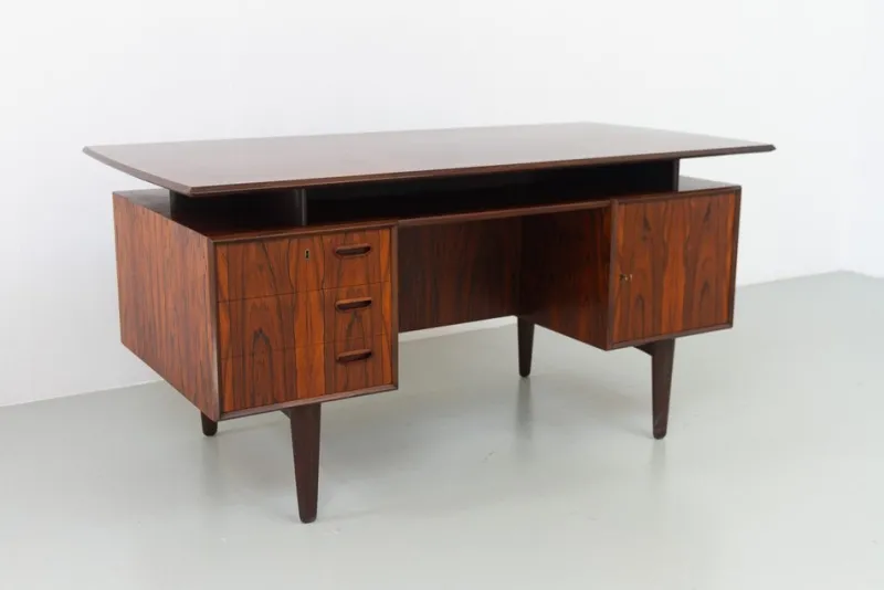 Sale Pamono Mid-Century Danish Rosewood Freestanding Desk with Floating Top, 1960s