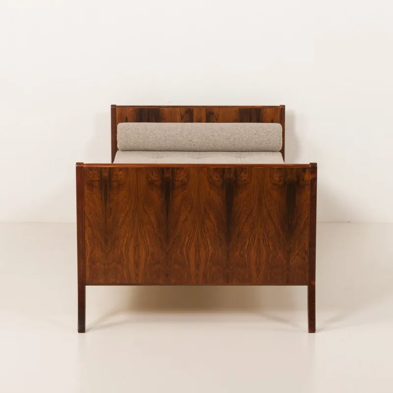 Pamono Mid-Century Danish Rosewood Daybed by A. J. Iversen, 1960s> Daybeds & Chaises Lounges