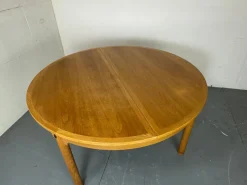Pamono Mid-Century Danish Round Extendable Oak Dining Table by Borge Mogensen for Karl Andersson & Söner, 1950s><noscript><img width=