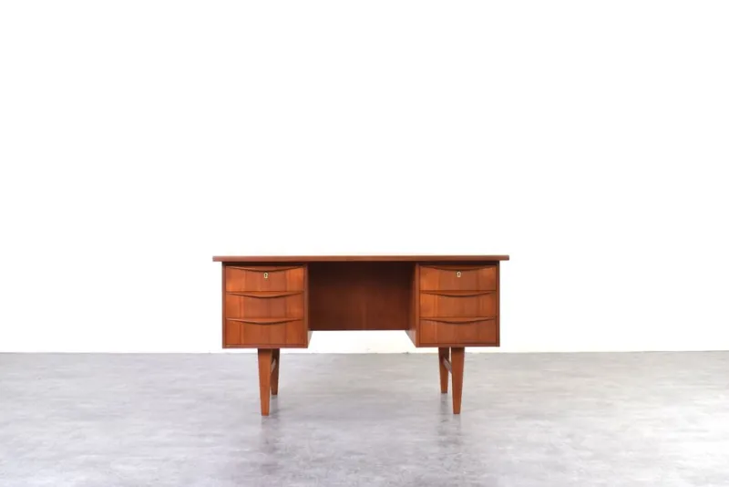 Pamono Mid-Century Danish Teak Executive Desk, 1960s> Desks
