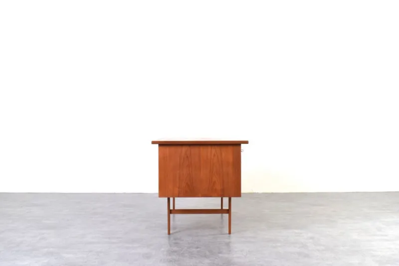 Pamono Mid-Century Danish Teak Executive Desk, 1960s> Desks