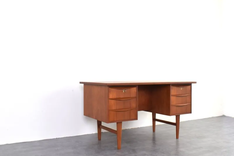 Pamono Mid-Century Danish Teak Executive Desk, 1960s> Desks