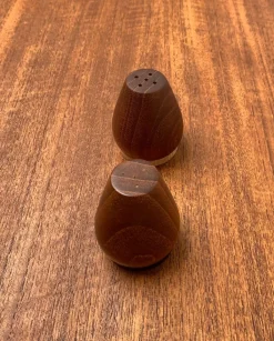 Pamono Mid-Century Danish Teak Pepper and Salt Shaker, 1960s, Set of 2><noscript><img width=