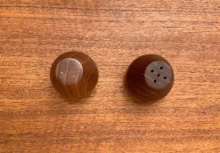 Pamono Mid-Century Danish Teak Pepper and Salt Shaker, 1960s, Set of 2><noscript><img width=