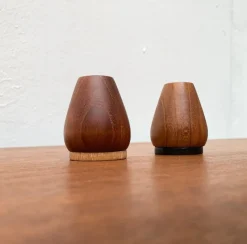 Pamono Mid-Century Danish Teak Pepper and Salt Shaker, 1960s, Set of 2><noscript><img width=