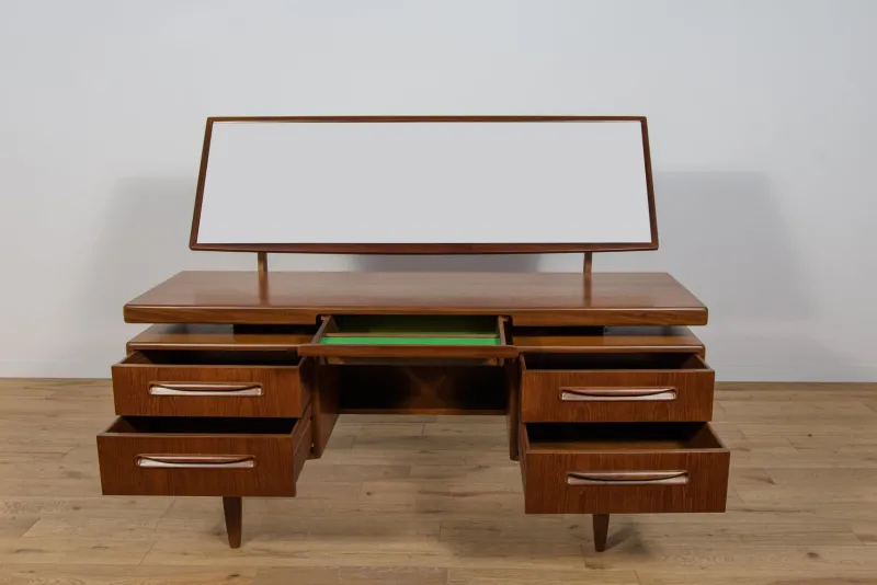 Sale Pamono Mid-Century Dressing Table by Victor Wilkins for G-Plan, United Knigdom, 1960s