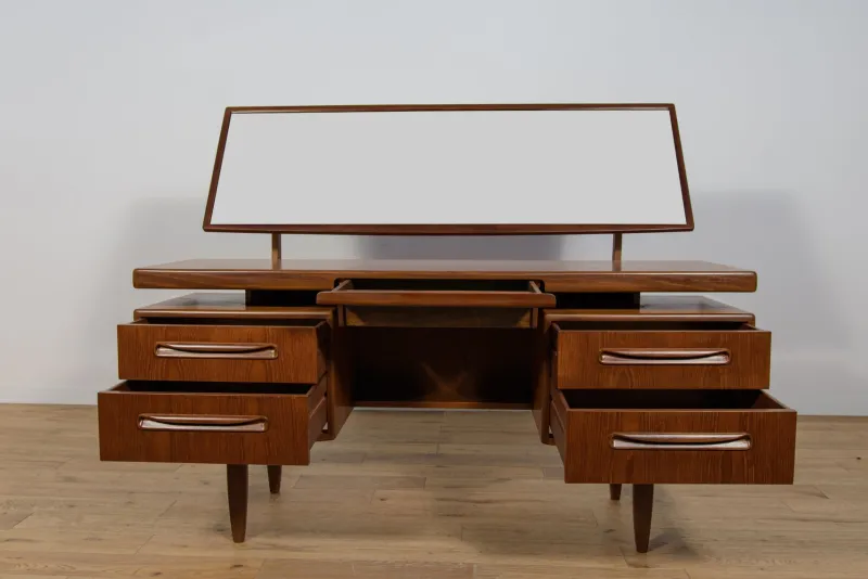 Sale Pamono Mid-Century Dressing Table by Victor Wilkins for G-Plan, United Knigdom, 1960s