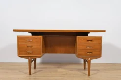 Pamono Mid-Century Freestanding Teak Desk, Denmark, 1960s> Desks