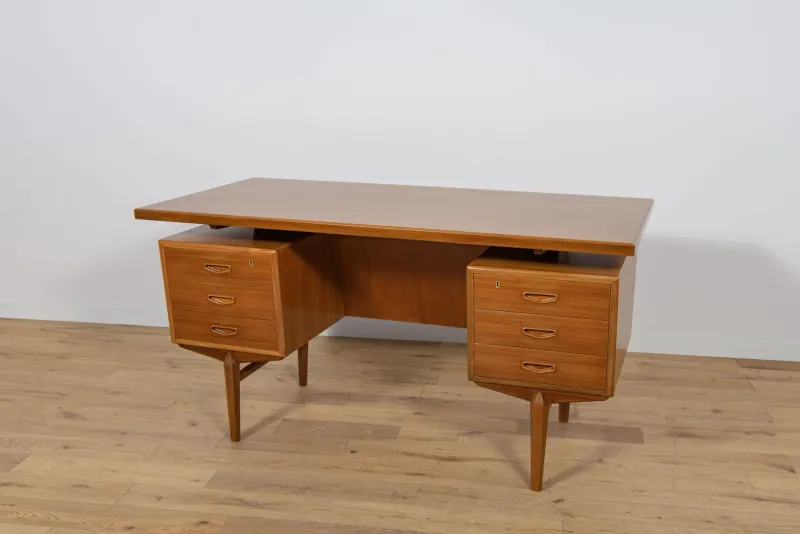 Pamono Mid-Century Freestanding Teak Desk, Denmark, 1960s> Desks
