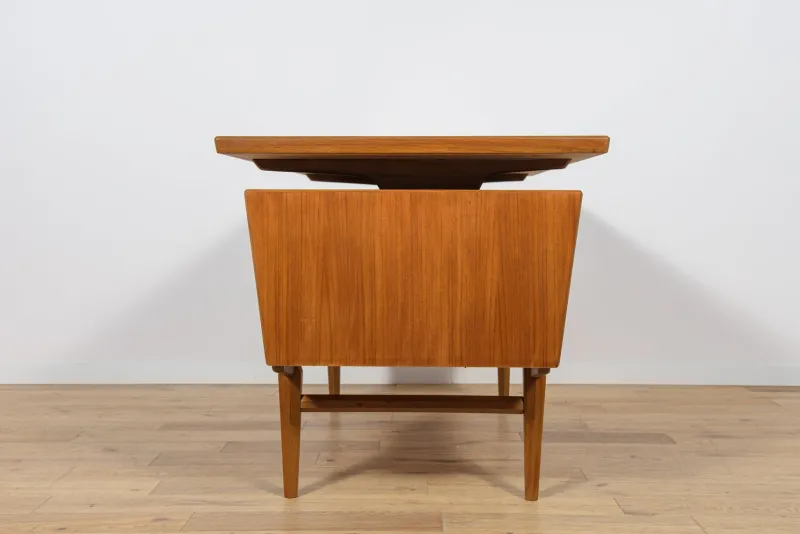 Pamono Mid-Century Freestanding Teak Desk, Denmark, 1960s> Desks